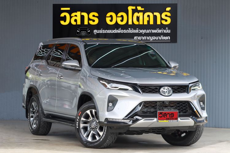 Toyota Fortuner 2022 2.4 Leader V 4WD Utility-car ดีเซล ไม่ติดแก๊ส เกียร์อัตโนมัติ เทา