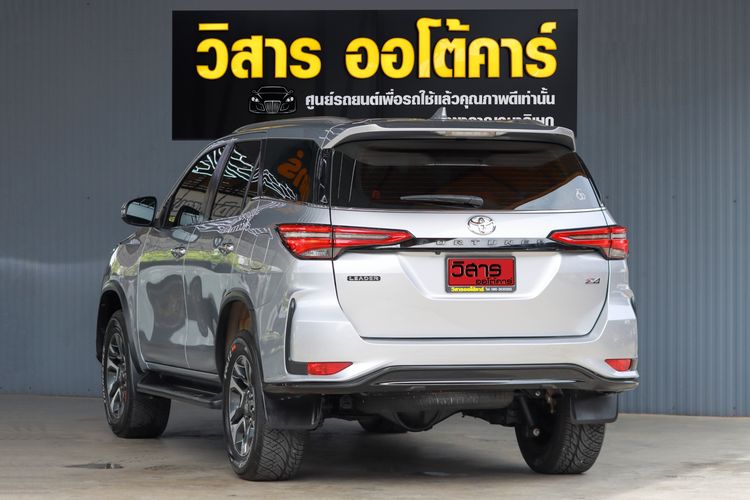 Toyota Fortuner 2022 2.4 Leader V 4WD Utility-car ดีเซล ไม่ติดแก๊ส เกียร์อัตโนมัติ เทา รูปที่ 4