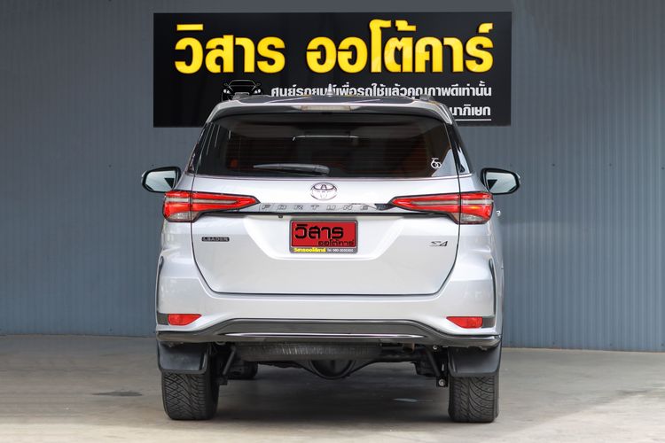 Toyota Fortuner 2022 2.4 Leader V 4WD Utility-car ดีเซล ไม่ติดแก๊ส เกียร์อัตโนมัติ เทา รูปที่ 3