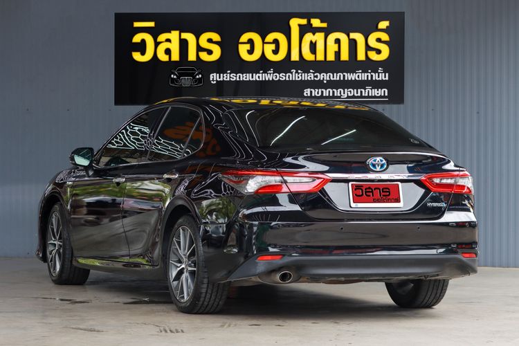 Toyota Camry 2022 2.5 HEV Premium Sedan ไฮบริด ไม่ติดแก๊ส เกียร์อัตโนมัติ ดำ รูปที่ 4