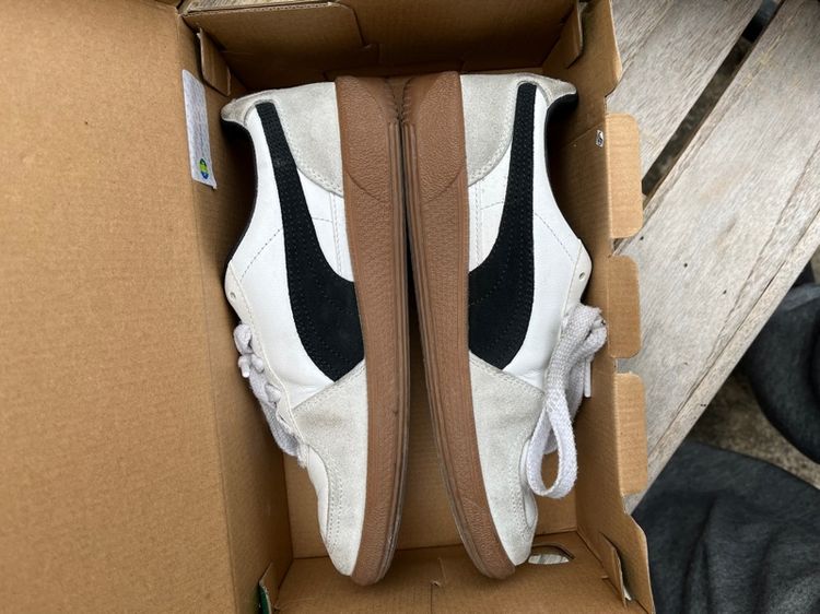 รองเท้า