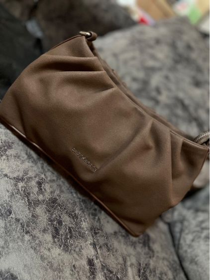 Caseharden Dumpling Bag Suede Collection  สี Espresso รูปที่ 7
