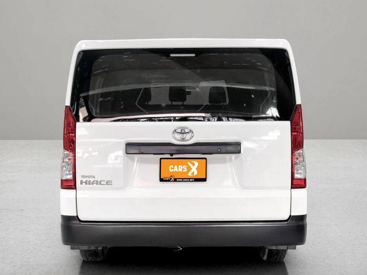 Toyota Hiace 2019 2.8 economy Van ดีเซล ไม่ติดแก๊ส เกียร์ธรรมดา ขาว รูปที่ 4