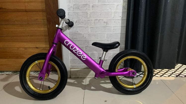จักรยานทรงตัว Cruzee พร้อมล้อ gipsy 