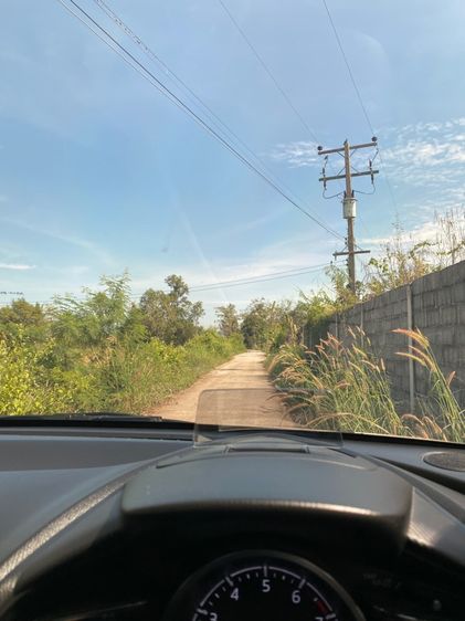 ขายที่ดินในจังหวัดนครนายกน้ำไม่ท่วมติดถนนคอนกรีต(เจ้าของขายเอง) 