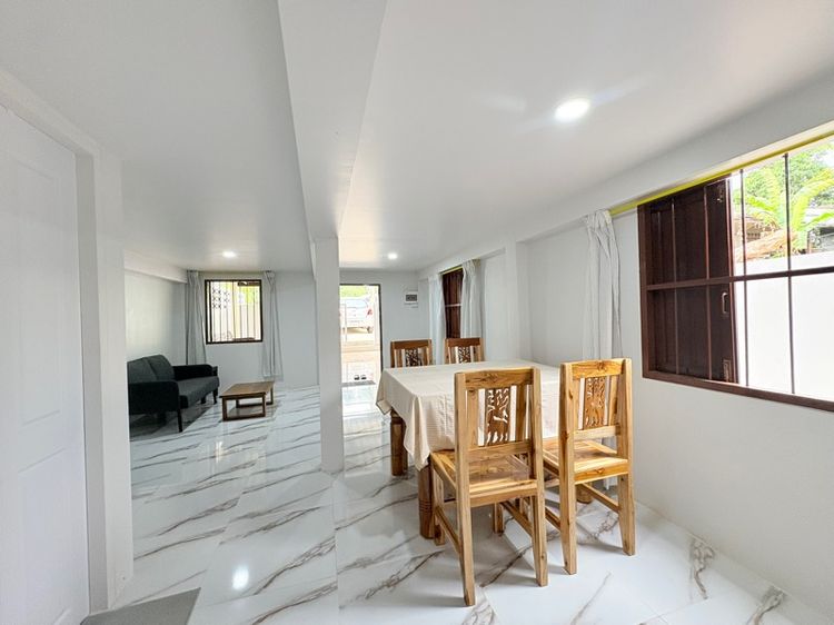 🏠 บ้านเช่ารีโนเวทใหม่ เฟอร์ครบ พร้อมอยู่ 📍 อ.พุนพิน ใกล้สรรพากร จส.2 โรงเรียนพุนพิน และหน่วยงานราชการ 