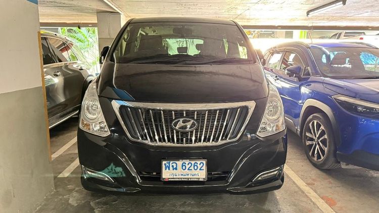 Hyundai H-1  2018 2.5 Deluxe Van ดีเซล เกียร์อัตโนมัติ ดำ รูปที่ 2