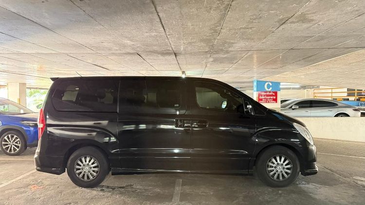 Hyundai H-1  2018 2.5 Deluxe Van ดีเซล เกียร์อัตโนมัติ ดำ รูปที่ 3