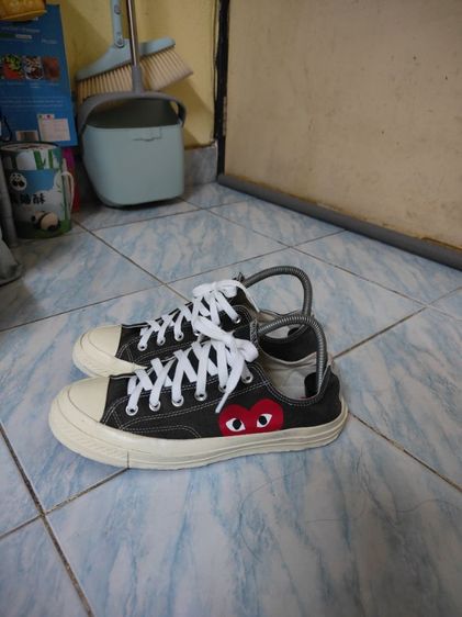 รองเท้ามือสอง