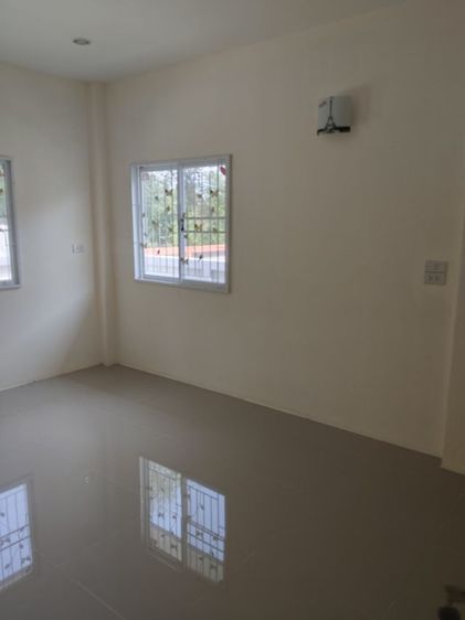 มีบางส่วน 2023 ใช่ บ้านเดี่ยว ใกล้ตลาดเซเว่นบิ๊กซี โรงพยาบาลอำเภอ รูปที่ 2