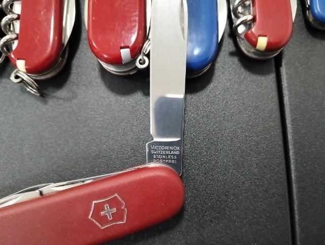 Victorinox แท้มือสองขนาด 91 มม.รุ่นประกับด้านแน่นกระชับเครื่องมือสวยครบคมเดิม แหนบและไม้จิ้มฟันครบราคา 570.-บาทรวมส่งเก็บเงินปลายทาง รูปที่ 10