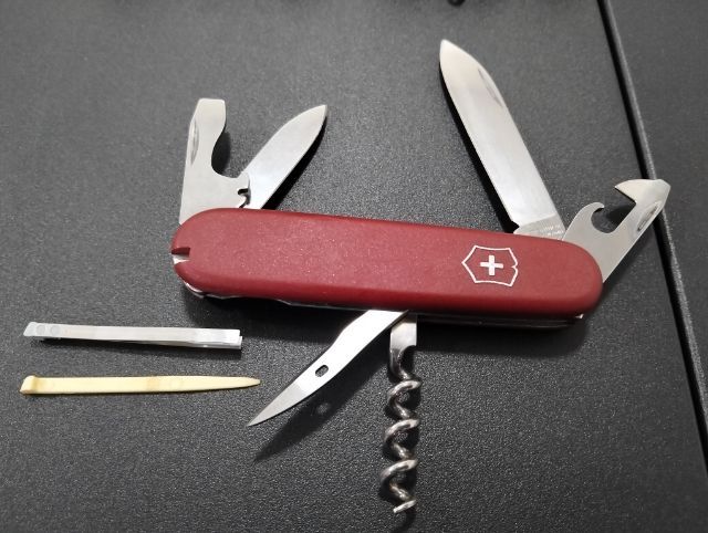 Victorinox แท้มือสองขนาด 91 มม.รุ่นประกับด้านแน่นกระชับเครื่องมือสวยครบคมเดิม แหนบและไม้จิ้มฟันครบราคา 570.-บาทรวมส่งเก็บเงินปลายทาง รูปที่ 8