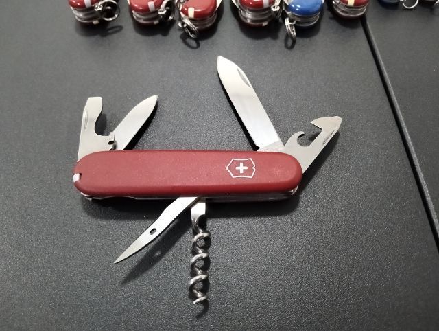 Victorinox แท้มือสองขนาด 91 มม.รุ่นประกับด้านแน่นกระชับเครื่องมือสวยครบคมเดิม แหนบและไม้จิ้มฟันครบราคา 570.-บาทรวมส่งเก็บเงินปลายทาง รูปที่ 3