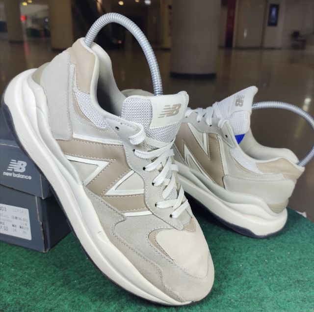 รองเท้า💥New Balance 5740 💥ของแท้‼️พื้นนิ่ม เบา.สวยๆ สภาพดี💥ไซร์ 42
 รูปที่ 12