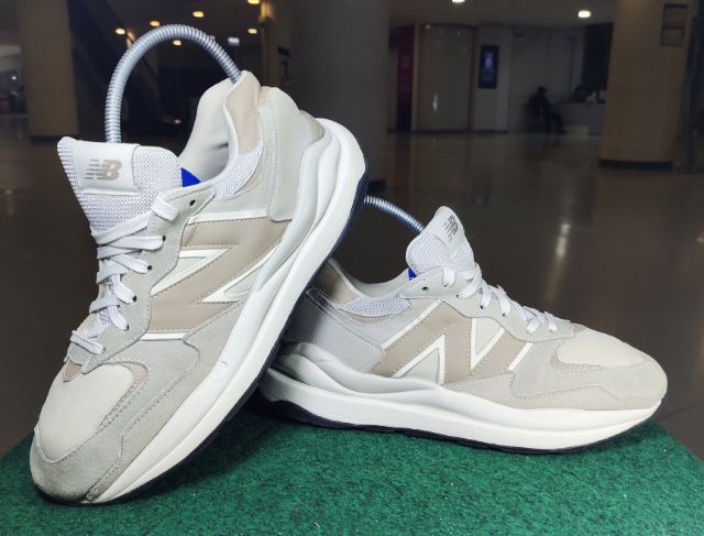 รองเท้า💥New Balance 5740 💥ของแท้‼️พื้นนิ่ม เบา.สวยๆ สภาพดี💥ไซร์ 42
 รูปที่ 3