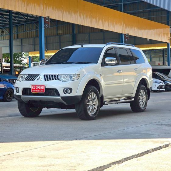 รถ Mitsubishi Pajero Sport 2.5 GT 4WD สี ขาว