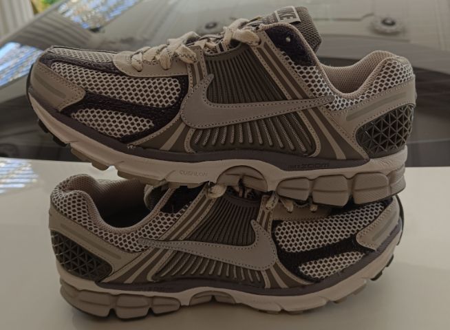 ขายถูก Nike Vomero 5 สีสวย ของแท้ สภาพเหมือนใหม่ เบามาก ใส่สบาย Size 43-275cm รูปที่ 11