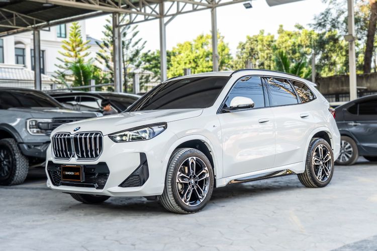 รถ BMW X1 2.0 sDrive20i M Sport สี ขาว