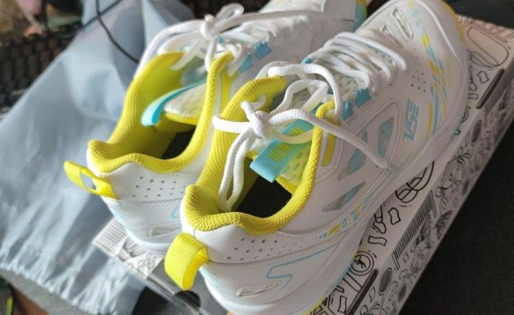 รองเท้าเเบดมินตัน พึ่งซื้อมา รูปที่ 2