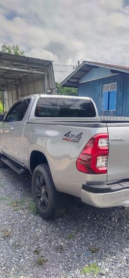 รถ Toyota Hilux Revo 2.4 E Plus 4WD สี เทา