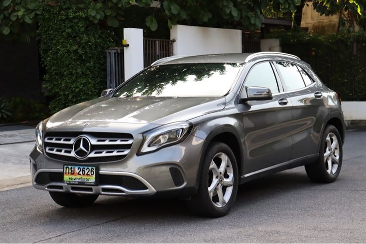 Mercedes-Benz GLA-Class 2020 GLA200 Sedan เบนซิน เกียร์อัตโนมัติ เทา รูปที่ 3