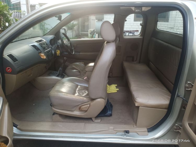 Toyota Hilux Vigo 2010 2.5 G Pickup ดีเซล ไม่ติดแก๊ส เกียร์ธรรมดา เทา รูปที่ 2