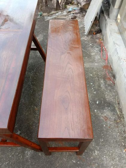 โต๊ะกลางพร้อมม้านั่งยาวไว้นั่งกินข้าวเฉลิมฉลองปีใหม่ รูปที่ 3