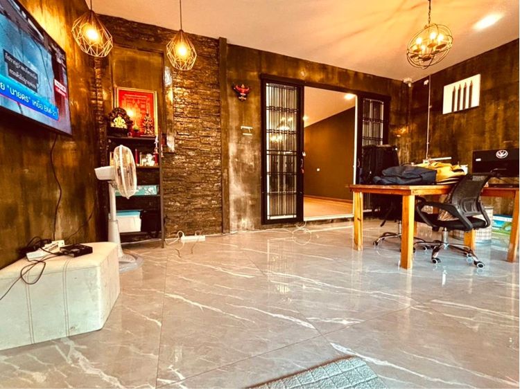 ไม่ใช่ ให้เช่าทาวน์โฮม 3 ชั้น โกลเด้นทาวน์ ซ.นวมินทร์ 42 แยก 27 ,ซ.เกษตรนวมินทร์ 48, 5 ห้องนอน 4 ห้องน้ำ ต่อเติมครบ ไซส์ใหญ่ที่สุดในโครงการ รูปที่ 4