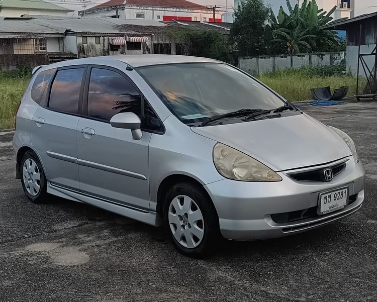 Honda Jazz 2005 1.5 S i-DSi Sedan เบนซิน เกียร์ธรรมดา บรอนซ์เงิน รูปที่ 2