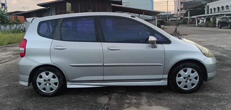 Honda Jazz 2005 1.5 S i-DSi Sedan เบนซิน เกียร์ธรรมดา บรอนซ์เงิน รูปที่ 4