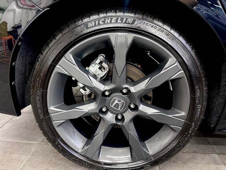 Honda Civic 2025 2.0 eHEV RS Sedan ไฮบริด เกียร์อัตโนมัติ ดำ รูปที่ 4