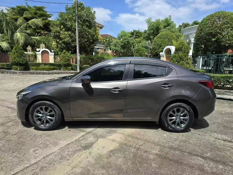 Mazda Mazda 2 2018 1.3 Sedan เบนซิน ไม่ติดแก๊ส เกียร์อัตโนมัติ บรอนซ์ทอง รูปที่ 2