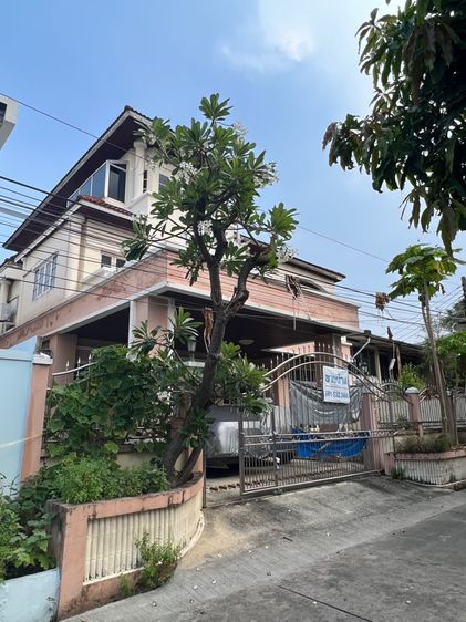 อื่นๆ มีบางส่วน สร้างเสร็จก่อน 2010 ไม่ใช่ บ้านเดี่ยว ม.ชลนิเวศน์ 80ตรว 5ห้องนอน