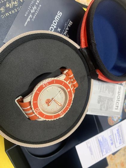 นาฬิกาชายหญิง  swatch สภาพสวยเหมือนใหม่มีพร้อมทุกอย่างกล่องคู่มือใบประกันแท้ รูปที่ 2