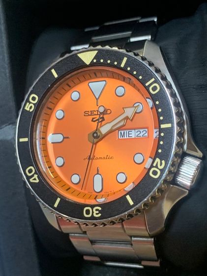 นาฬิกาชาย SEIKO หน้าส้ม ใบรับประกันคู่มือกล่องสภาพสวย