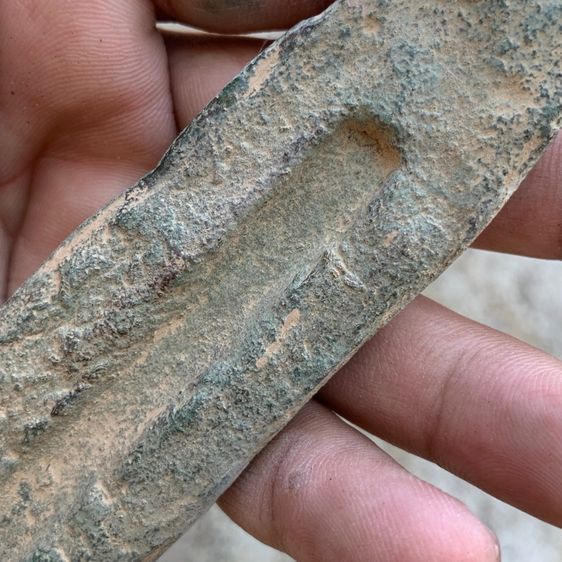 พระร่วงเปิดโลก กรุวัดพระศรีรัตนมหาธาตุสุโขทัย เนื้อชินสังฆวานรสนิมเขียว รูปที่ 8