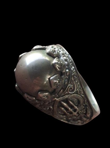 แหวนนพสิทธิ์ฤทธิชัยมงคล รุ่น 2 ปี 2557เนื้อสัตตโลหะหัวแร่กายสิทธิ์
 จัดสร้างขึ้นโดยคุณหมออานุภาพ สหภิญโญชนม์