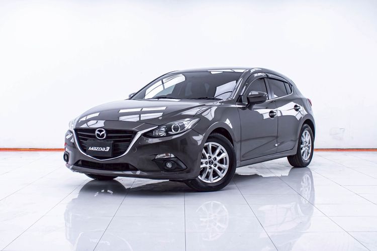 รถ Mazda Mazda3 2.0 C สี น้ำตาล