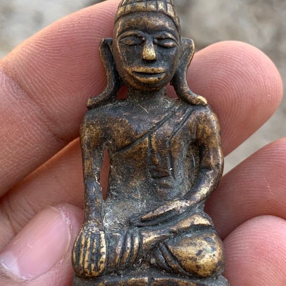 พระเชียงแสน ศิลปะช่างเมืองพะเยา พื้นบ้าน เนื้อสัมฤทธิ์ รูปที่ 7