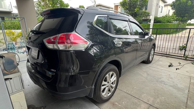 Nissan X-Trail 2017 2.0 V 4WD Utility-car เบนซิน ดำ รูปที่ 3