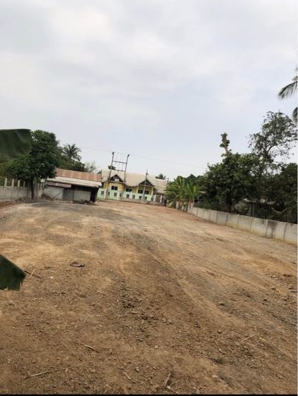 ใช่ ที่ดินปลูกบ้านหรือทำห้องเช่าทำเลสวยอยู่ใจกลางชุมชนเหลือแปลงสุดท้ายและแปลงเดียวแล้วเท่านั้น รูปที่ 3