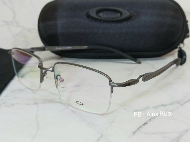 กรอบแว่นตา Oakley 
