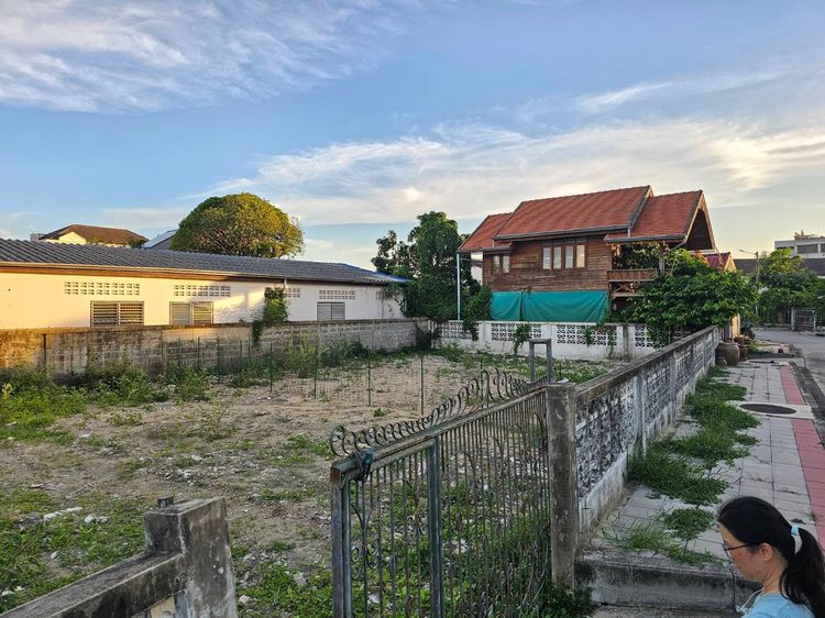 ขายที่ดิน ขนาด 105 ตร.ว. ในหมู่บ้านบัวขาว (ซอย รามคำแหง 174)