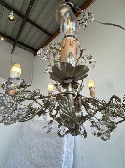 โคมไฟแขวนเพดาน ก้านลายไม้เลื้อยเหล็กดัดสีทอง ประดับคริสตัล รูปที่ 7