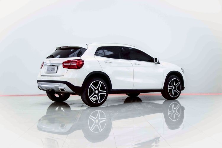 Mercedes-Benz GLA-Class 2016 GLA200 Utility-car เบนซิน ไม่ติดแก๊ส เกียร์อัตโนมัติ ขาว รูปที่ 4