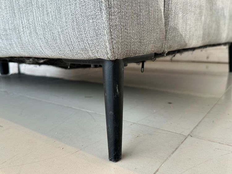 โซฟา 2 ที่นั่ง เบาะผ้าสีเทา พักคอปรับขึ้นได้ โครงไม้จริง ขาเหล็กสีดำ รูปที่ 13