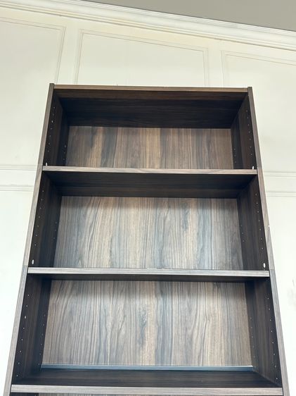 ตู้โชว์ทรงสูง แบรนด์ IKEA รุ่น BILLY โครงไม้ Particle Board สีน้ำตาล รูปที่ 7