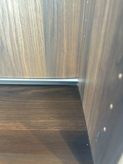 ตู้โชว์ทรงสูง แบรนด์ IKEA รุ่น BILLY โครงไม้ Particle Board สีน้ำตาล รูปที่ 10