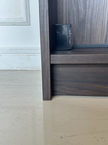 ตู้โชว์ทรงสูง แบรนด์ IKEA รุ่น BILLY โครงไม้ Particle Board สีน้ำตาล รูปที่ 13