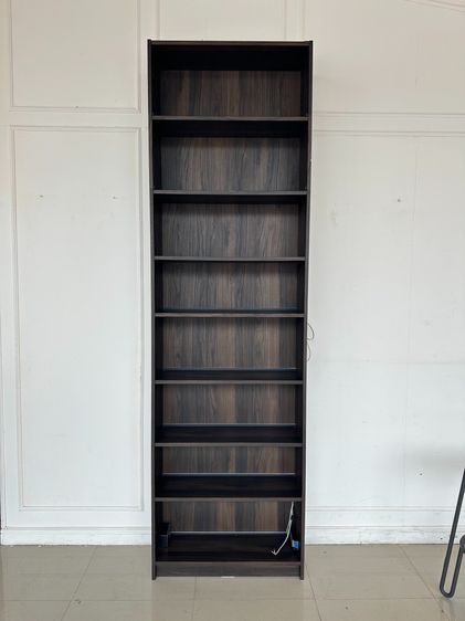 ตู้โชว์ทรงสูง แบรนด์ IKEA รุ่น BILLY โครงไม้ Particle Board สีน้ำตาล